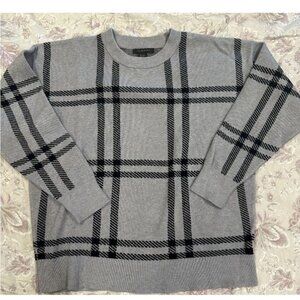 Tahari Women’s Gray Plaid Sweater – Size XL